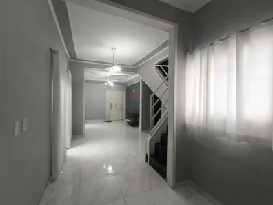 Sobrado com 4 Quartos para alugar, 209m² no São Vicente, Araçatuba