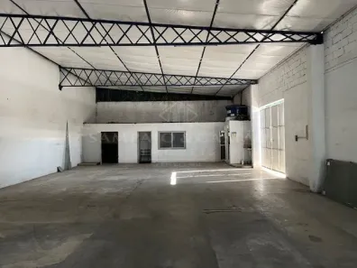 Loja / Salão / Ponto Comercial para alugar, 300m² no Vila Julieta, Resende
