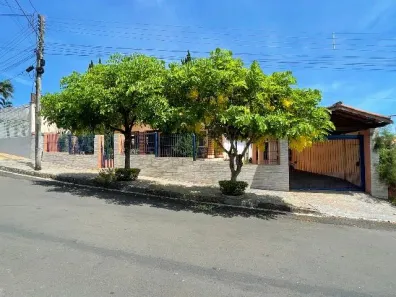 Casa com 3 Quartos à venda, 204m² no Centro, Águas de São Pedro