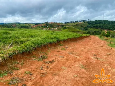 Terreno / Lote / Condomínio com 1 Quarto à venda, 600m² no Centro, Igaratá