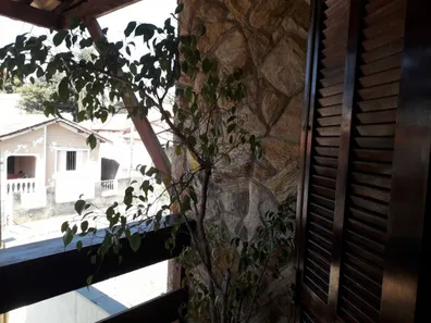 Sobrado com 3 Quartos à venda, 240m² no Vila Pasti, Louveira