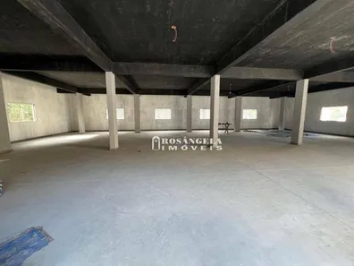 Galpão / Depósito / Armazém para alugar, 700m² no Vila Muqui, Teresópolis