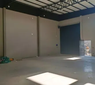 Galpão / Depósito / Armazém para alugar, 240m² no Chácara Manella, Cambé