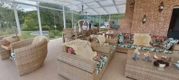 Casa de Condomínio com 5 Quartos para venda ou aluguel, 2500m² no , Campos do Jordão