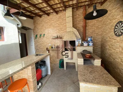 Fazenda / Sítio / Chácara com 3 Quartos à venda, 180m² no , Igaratá