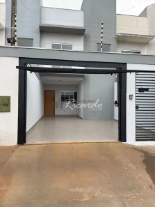 Sobrado com 2 Quartos para alugar, 60m² no Jardim San Rafael, Arapongas