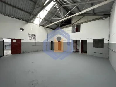 Galpão / Depósito / Armazém para alugar, 450m² no Centro, Niterói