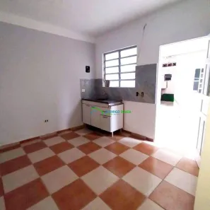 Casa com 1 Quarto para alugar, 50m² no Vila Dirce, Carapicuíba