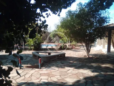 Casa com 3 Quartos para alugar, 2000m² no , Hidrolândia