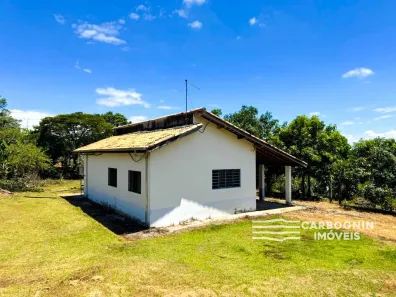 Fazenda / Sítio / Chácara com 3 Quartos à venda, 130m² no Chácara Marambaia, Caçapava