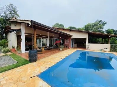 Fazenda / Sítio / Chácara com 4 Quartos à venda, 250m² no , Ibiúna