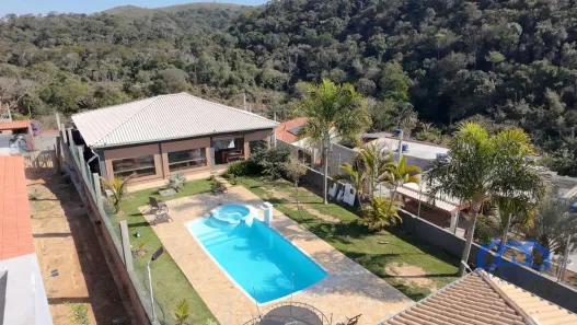 Fazenda / Sítio / Chácara com 4 Quartos à venda, 1000m² no , Mairinque