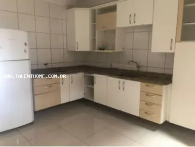 Casa com 3 Quartos à venda, 125m² no Brasília, Londrina