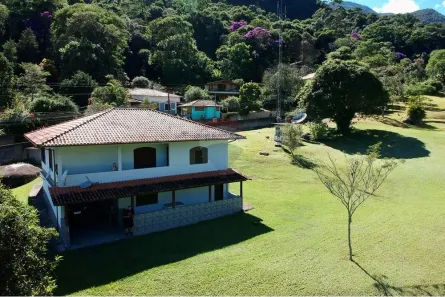 Fazenda / Sítio / Chácara com 5 Quartos à venda, 312m² no Corrêas, Petrópolis