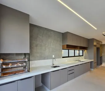 Sobrado com 4 Quartos à venda, 325m² no Universidade, Vitória da Conquista