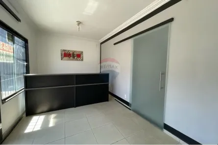 Loja / Salão / Ponto Comercial à venda, 247m² no Lagoa Nova, Natal