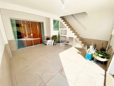 Casa com 4 Quartos à venda, 180m² no Ouro Verde, Nova Iguaçu