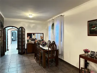 Sobrado com 4 Quartos para venda ou aluguel, 414m² no Vila Júlia, Poá