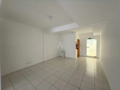 Conjunto Comercial / Sala para alugar, 83m² no Centro, Toledo