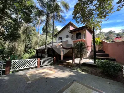 Casa de Condomínio com 2 Quartos para venda ou aluguel, 400m² no Caraguatá, Mairiporã