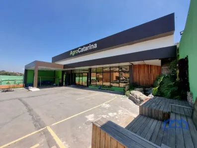 Galpão / Depósito / Armazém à venda, 700m² no , Mairinque