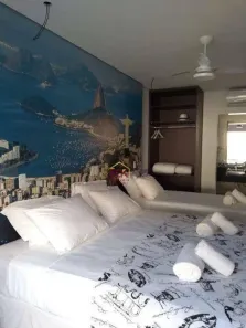 Hotel / Motel / Pousada com 13 Quartos à venda, 1155m² no Guaiúba, Guarujá