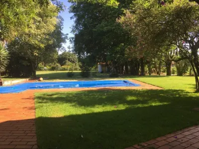 Fazenda / Sítio / Chácara com 3 Quartos à venda, 220m² no Recanto dos Pinheiros, Cambé
