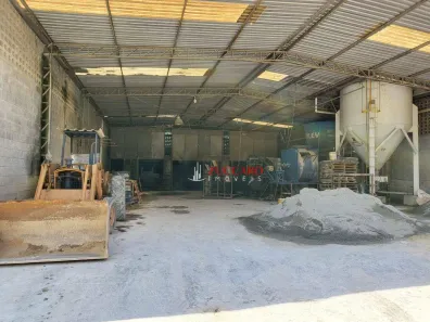 Galpão / Depósito / Armazém à venda, 2200m² no Perobal, Itaquaquecetuba