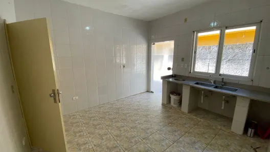 Casa com 2 Quartos para alugar, 100m² no Chácaras Ana Lúcia, Embu das Artes