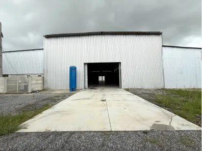 Galpão / Depósito / Armazém para alugar, 2000m² no Centro, Escada