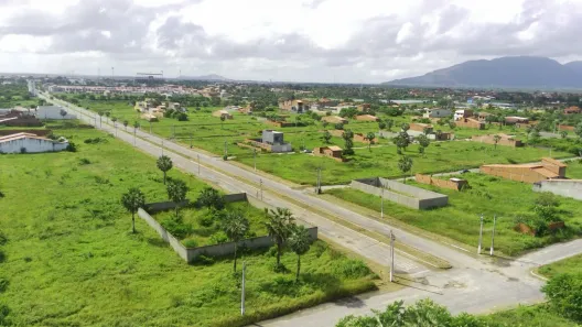 Terreno / Lote / Condomínio com 1 Quarto para venda ou aluguel, 125m² no Centro, Maracanaú