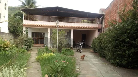 Fazenda / Sítio / Chácara com 3 Quartos à venda, 219m² no Estrelas, Viçosa