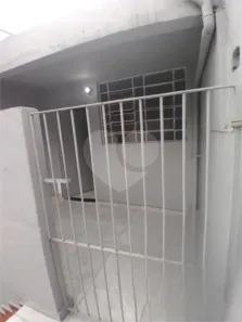 Casa de Vila com 2 Quartos para alugar, 70m² no Bela Vista, Osasco