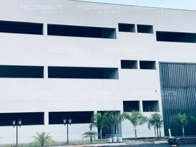 Loja / Salão / Ponto Comercial à venda, 2100m² no , Cravinhos