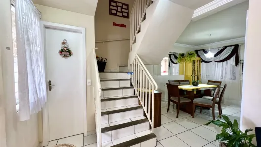 Sobrado com 3 Quartos à venda, 84m² no Vila Juliana, Piraquara