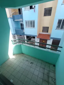 Apartamento com 2 Quartos para alugar, 55m² no Duque de Caxias, Santa Maria