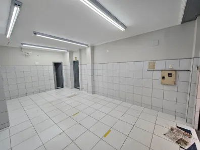 Loja / Salão / Ponto Comercial para alugar, 64m² no Centro, Macaé