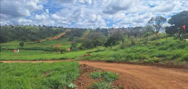 Terreno / Lote / Condomínio à venda, 371m² no Felipe Cláudio de Sales, Pedro Leopoldo