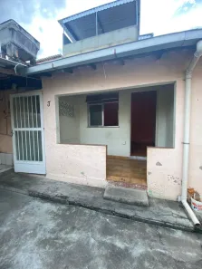 Casa com 1 Quarto para alugar, 40m² no Coréia, Mesquita