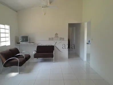 Fazenda / Sítio / Chácara com 2 Quartos à venda, 3000m² no Chácara Marambaia, Caçapava