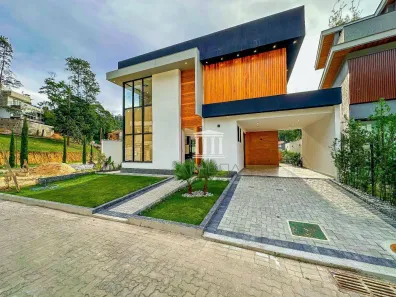 Casa de Condomínio com 4 Quartos à venda, 185m² no Golfe, Teresópolis