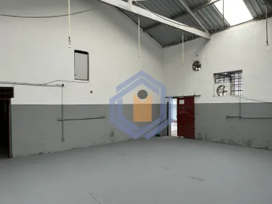 Galpão / Depósito / Armazém para alugar, 450m² no Centro, Niterói