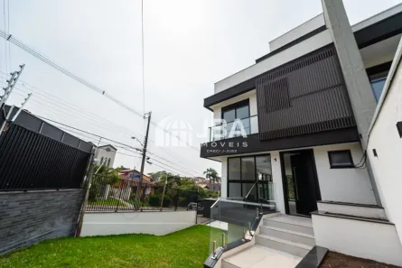 Sobrado com 3 Quartos à venda, 221m² no Ahú, Curitiba