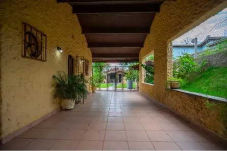 Fazenda / Sítio / Chácara com 3 Quartos à venda, 245m² no , Jarinu