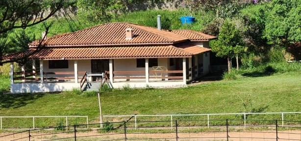 Fazenda / Sítio / Chácara com 3 Quartos para venda ou aluguel, 455m² no Jacaré, Cabreúva