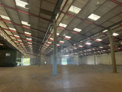 Galpão / Depósito / Armazém para alugar, 11296m² no Potuverá, Itapecerica da Serra