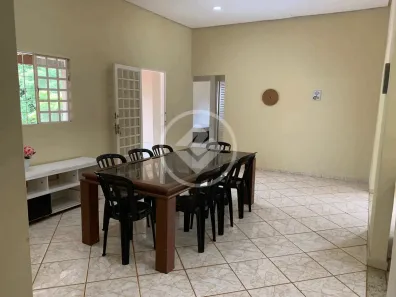 Casa com 3 Quartos para alugar, 2000m² no , Hidrolândia