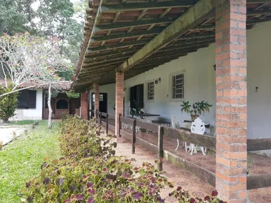 Fazenda / Sítio / Chácara com 4 Quartos à venda, 200m² no Bela Vista, Rio Bonito