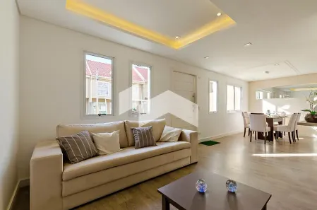 Casa de Condomínio com 3 Quartos para alugar, 94m² no Barreirinha, Curitiba