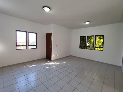 Casa com 3 Quartos para alugar, 250m² no Vila Liberdade, Presidente Prudente